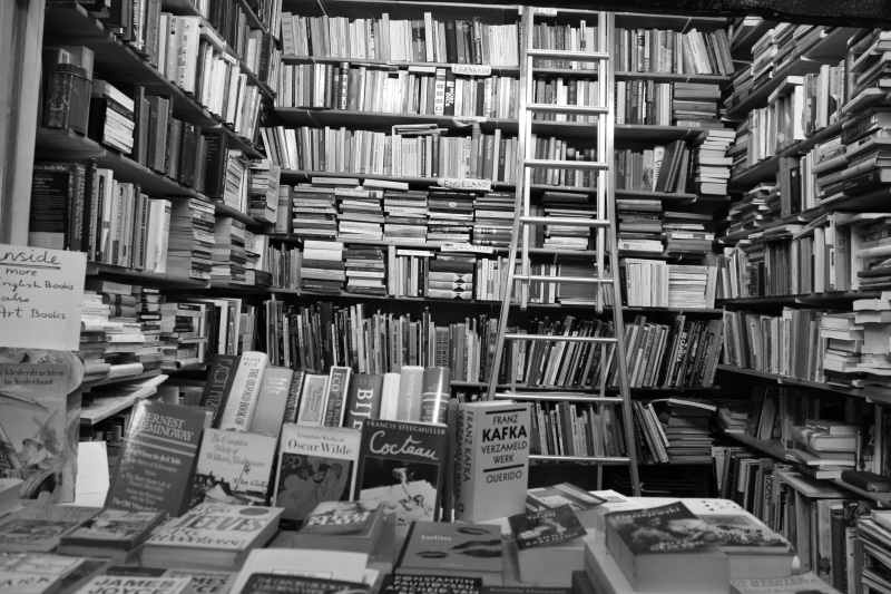 4K, oscar wilde ernest hemingway monochrome books