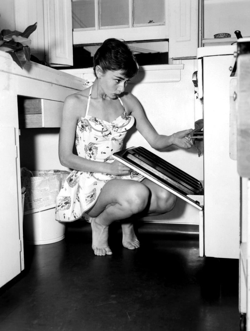 grayscale, 1080P, audrey, Audrey Hepburn, hepburn, art, hd, Oven, monochrome