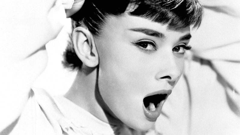 1080P, monochrome, open mouth, Audrey Hepburn, looking at viewer, women