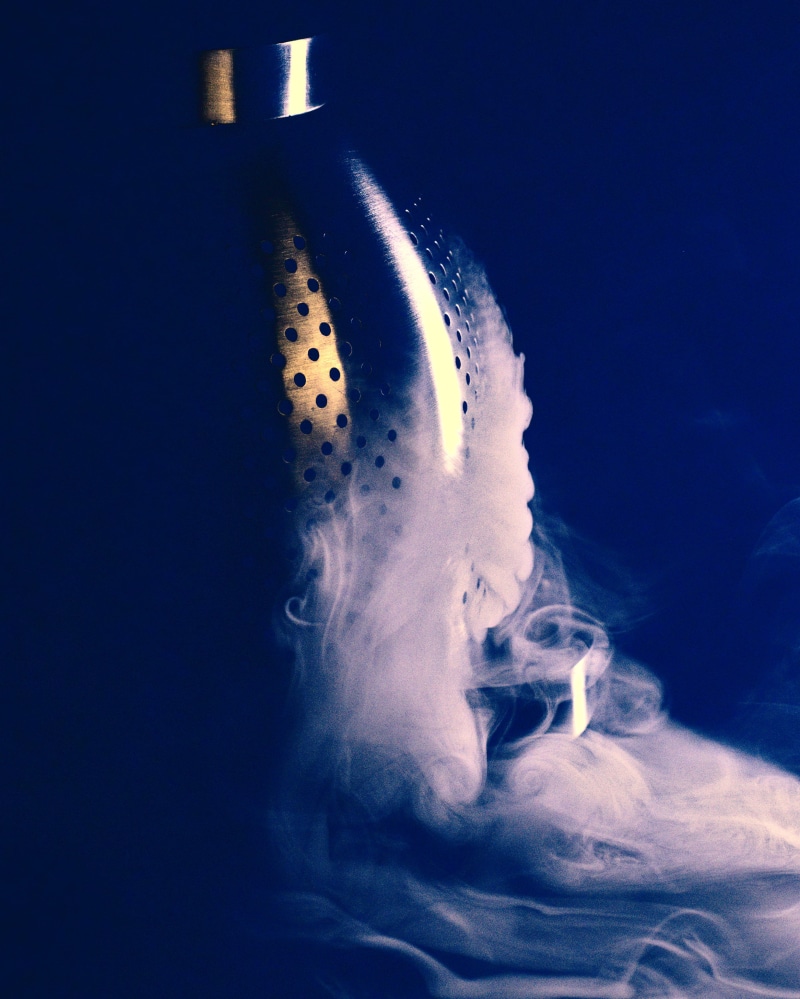 sart-risbart, studio, smoke, art mort, 4K, abstract, close-up, black, moving up, indoors, still life, creativity, dark, water, yellow, nature, copy space