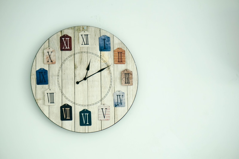 roman, number, geometric shape, presentation, wall - building feature, style, minute, timer, hour hand, hour, brown, design, copy space, aware, watch, wall