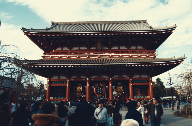 architecture, HÅzÅmon, photo, festival, belief, japan, place of worship, entrance, lantern, spirituality, temple, built structure, outdoors, group of people