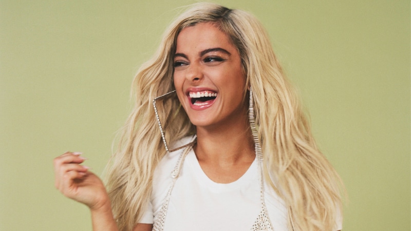 happiness, 4K, mouth, music, fashion, one person, indoors, singer, colored background, portrait, studio shot, hd, emotion, bebe rexha, adult, mouth open