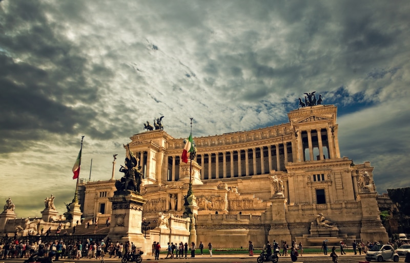 white, rise, government, concrete, group of people, building exterior, the past, grey, high, Monumento Nazionale a Vittorio Emanuele II, statue, roma, flags