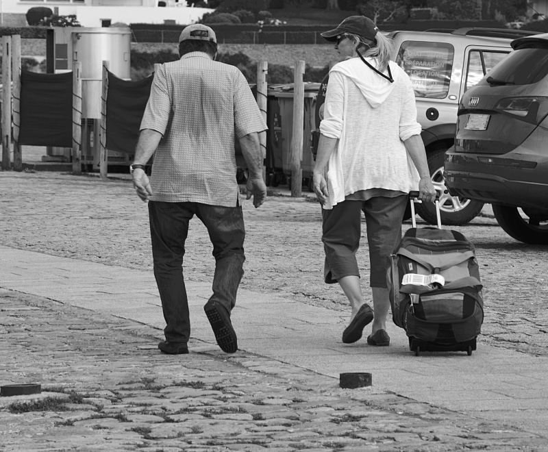 group of people, people, outdoors, lifestyles, city, voyage, 4K, day, real people, street, motor vehicle, transportation, homme, walking, full length
