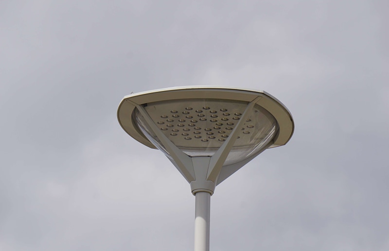 steel, lighting equipment, circle, street light, overcast, 4K, clairage public, outdoors, cloud - sky, gray, pattern, pole, urbain, built structure, sunlight