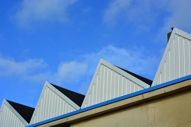 ciel, nature, toits, blue, bleu, low angle view, cloud - sky, no people, outdoors, day, modern, urbain, city, window, architecture, sunny, building, ville
