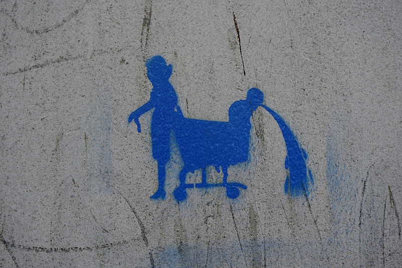 sign, high angle view, male likeness, human representation, focus on shadow, nature, art des villes, peinture, 4K, city, art and craft, concrete, day