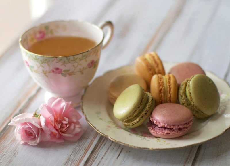 cookie, tea - hot drink, table, pink, refreshment, homemade, yellow, macaron, 1080P, food, crockery, meringue, cookies, hot drink, drink, Cup, baking