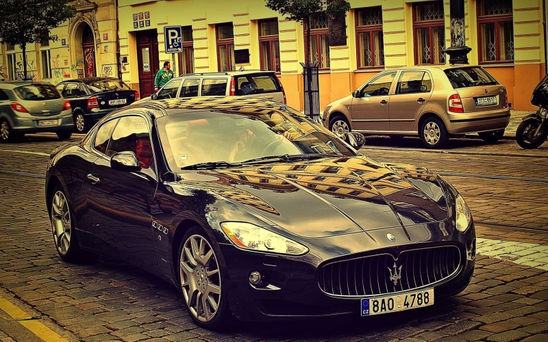 taxi, car, mode of transportation, headlight, 1080P, stationary, motor vehicle, no people, street, architecture, vintage car, day, Maserati, building exterior