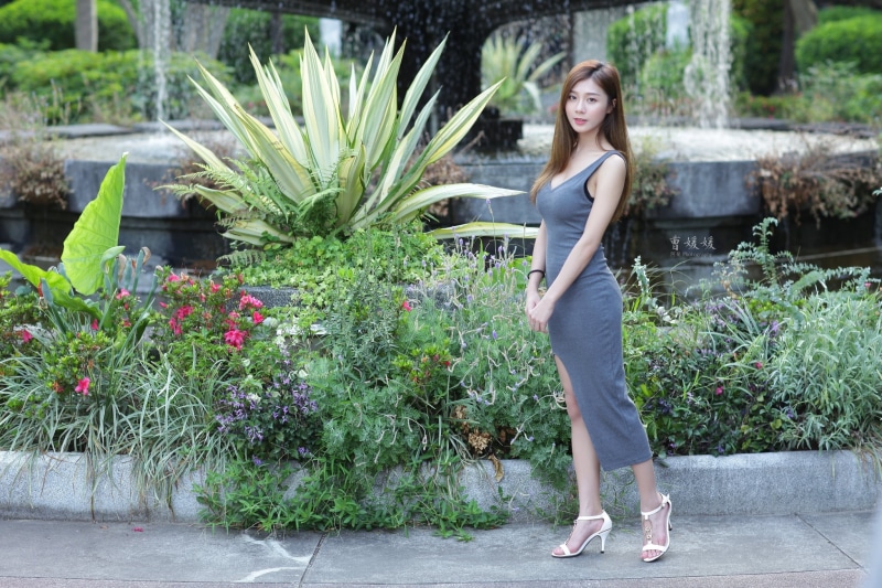 women outdoors, young women, Asian, model, one person, casual clothing, full length, looking at viewer, young adult, growth, plants, water, women, hairstyle