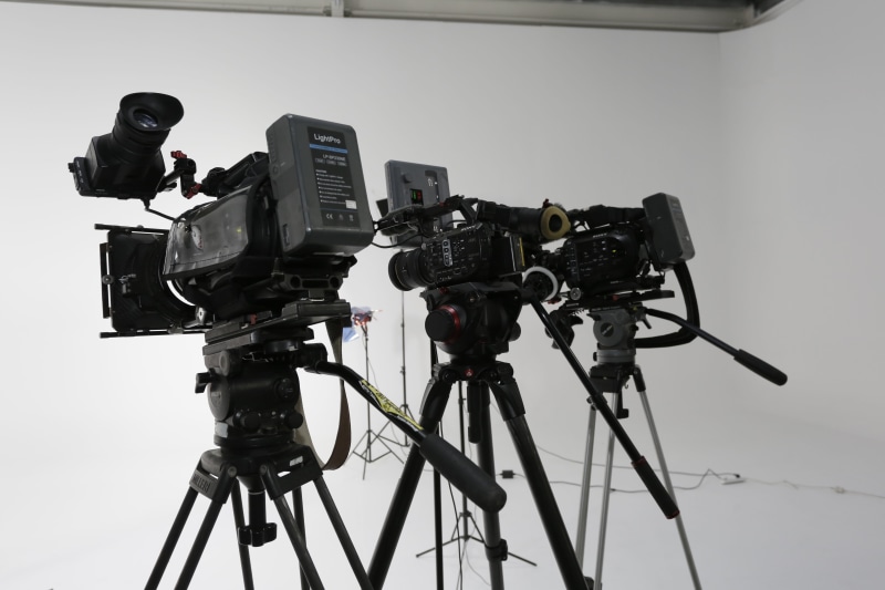 movie, tripod, occupation, photo shoot, studio shot, photography themes, slr camera, digital camera, camera, television camera, communication, camera operator