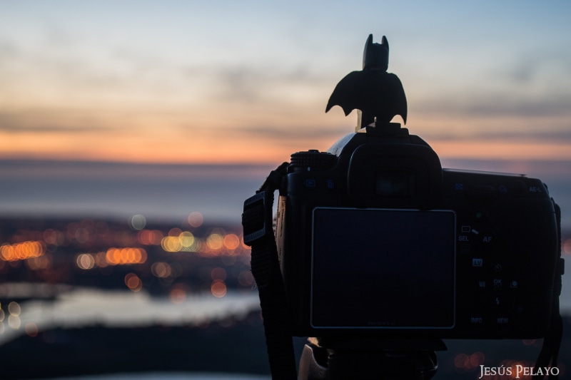 focus on foreground, night, modern, photography themes, 4K, silhouette, digital camera, camera, camera - photographic equipment, Batman, slr camera, photographer
