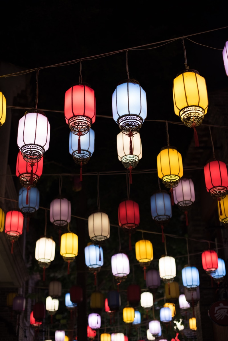 traditional festival, lampshade, chandelier, chinese new year, no people, lighting equipment, glowing, chinese lantern festival, animal, bazaar, repetition