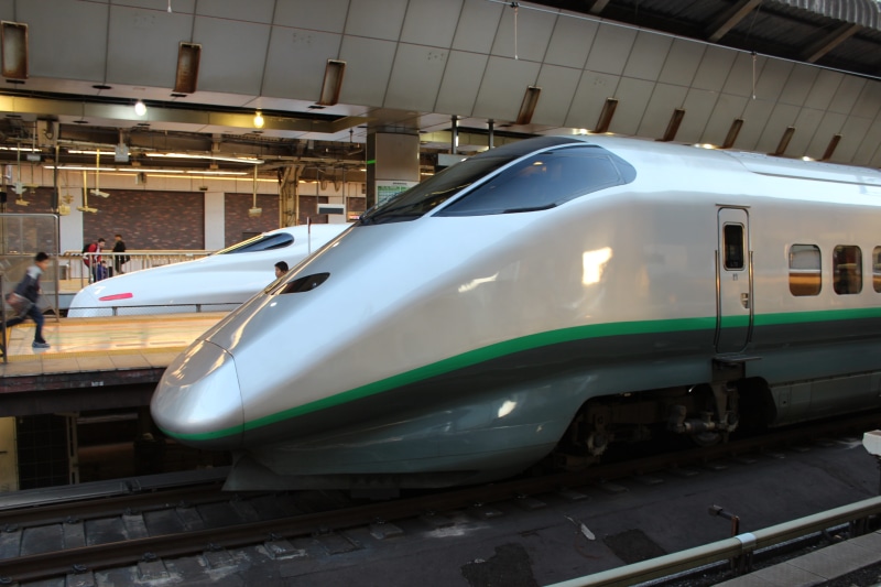 travel, 5K, built structure, yamagata shinkansen, bullet train, train - vehicle, rail transportation, train, tsubasa, no people, building exterior, stationary