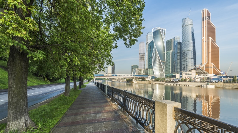 skyscraper, fence, river, trees, reflection, Moscow, 4K, road, bridge, cityscape, architecture, building, ship, path, Russia