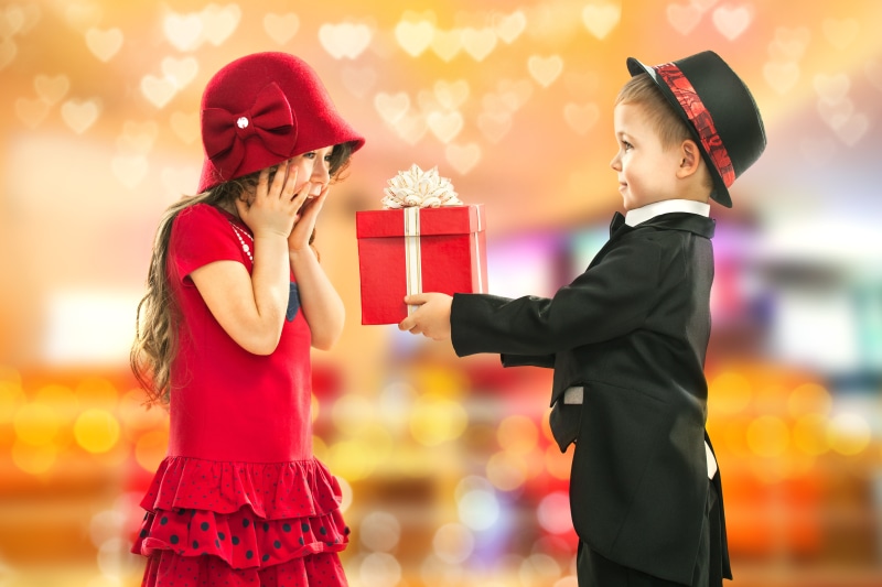 focus on foreground, night, Little lady, birthday, happiness, indoors, childhood, gentleman, s, one Person, boys, christmas Present, season, beauty, fun