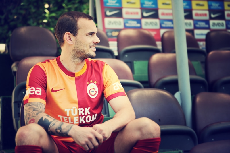 Leyla ile Mecnun, galatasaray, tattoo, jersey, real people, sport, day, looking away, Turkey, looking, sitting, one person, 5K, s, seat, young adult, young men