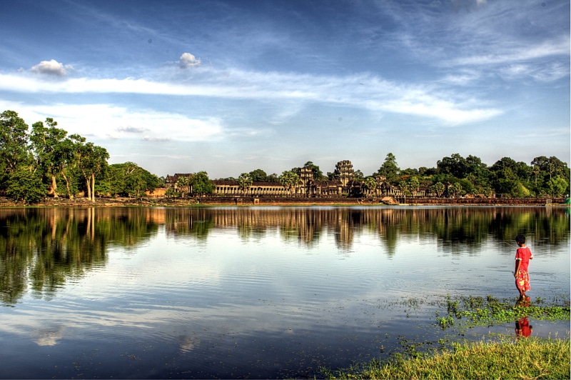calm, history, tree, river, red shirt, red, angkor, projects, pond, cambodia, Suryavarman  II, fishing, tourists, nature, orient, green, south  east  asia