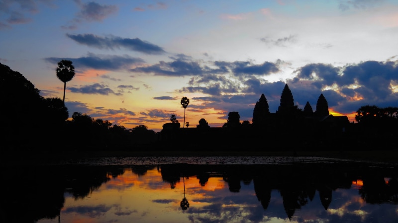 water, building, mirroring, temple, cloud - sky, jungle, lake, history, 4K, asia, built structure, religion, reflection, no people, plant, place of worship