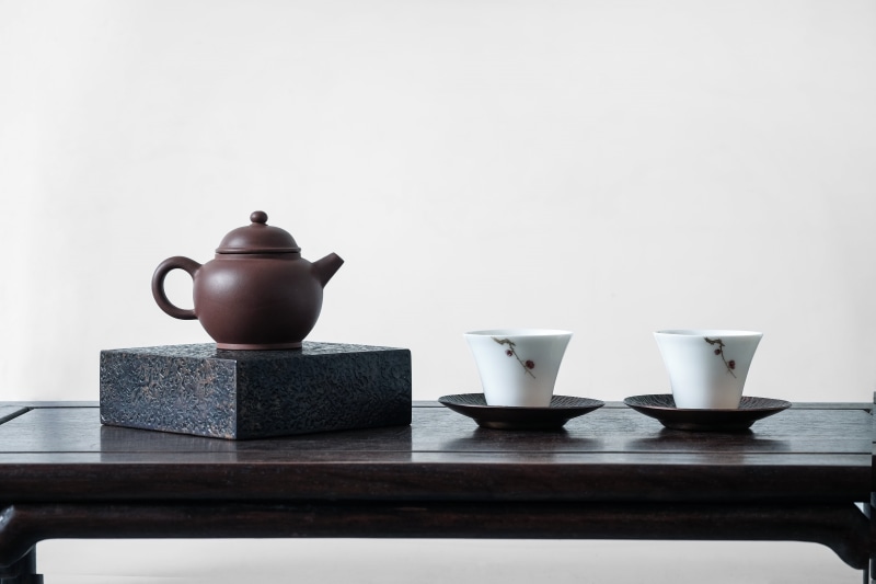 black, cup, household equipment, China, table, crockery, teaceremony, wood - material, tray, teapot, tea cup, ceramics, copy space, close-up, mug, drink