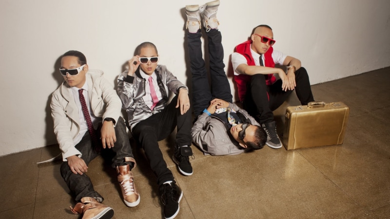 sunglasses, full length, high angle view, living room, males, people, men, east, togetherness, movement, 1080P, women, far, wall, digital, indoors, sitting
