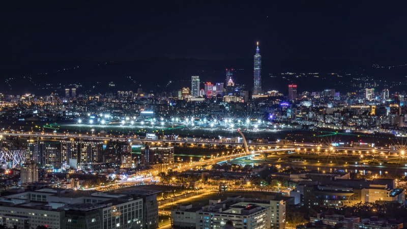 taipei world financial center, landmark, 4K, residential district, tower, metropolis, outdoors, city, built structure, financial district, taipei 101