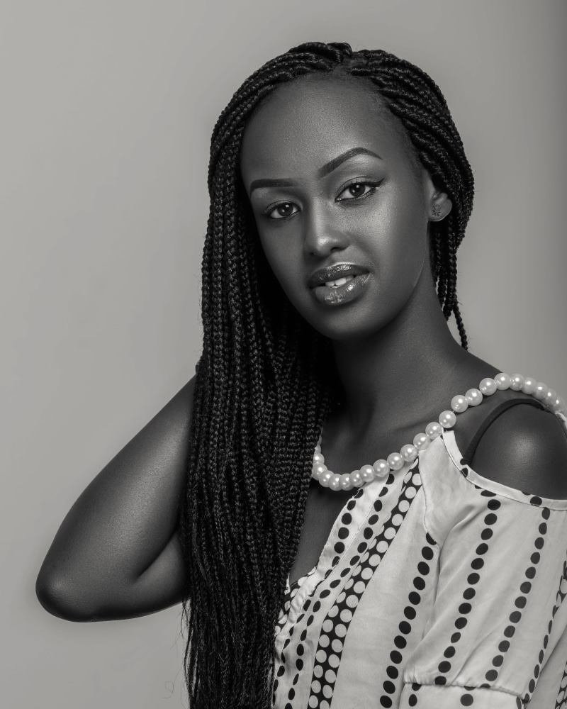 4K, indoors, necklace, adult, beautiful woman, hairstyle, women, young women, jewelry, rwanda, studio shot, lifestyles, fashion, young adult, portrait