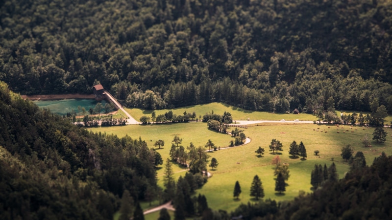 green, agriculture, 4K, field, mountain, landscape, scenics, grass, mountains, path, built structure, beauty in nature, growth, day, hill, high angle view