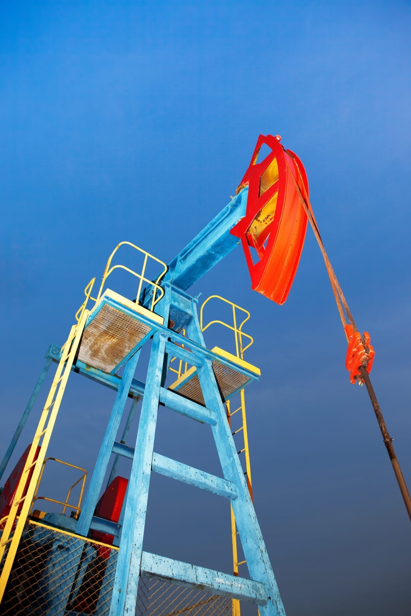 of, outdated, energy, sunlight, machine, technology, sky, extraction, low angle view, diesel, flag, metal, black, industry, power, 2K, old, outdoors, oil
