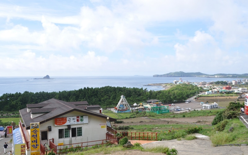 house, island, travel, korea, residential district, jeju, day, beach, water, horizon over water, nature, land, building, sea, 2K, architecture