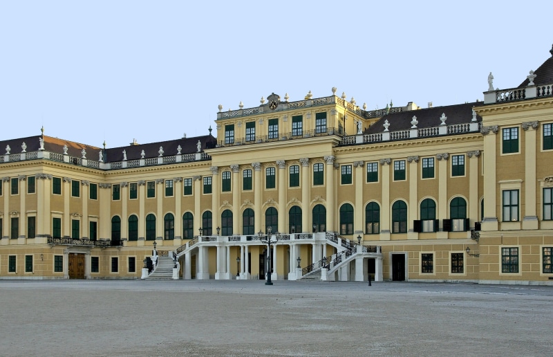 courtyard, sky, city, Vienna, outdoors, facade, side by side, palace, window, vienna, photos, travel destinations, copy space, arch, 2K, nbrunn, italy