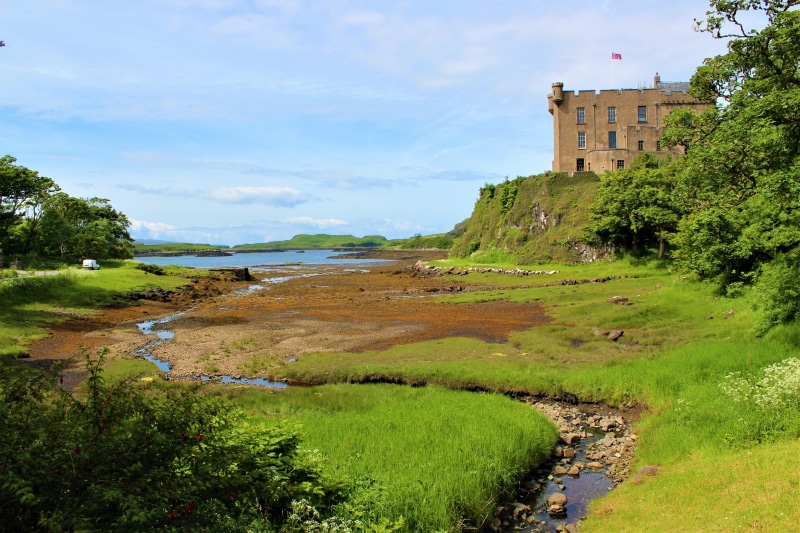 5K, landscape, land, tree, built structure, building exterior, history, plant, building, outdoors, travel, green color, scotland, grass, water, waters