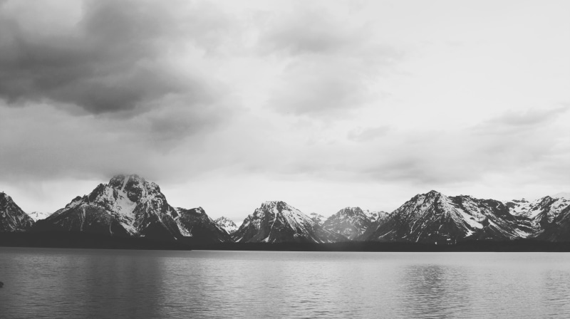 mountain range, day, 4K, water, snowcapped mountain, scenery, lake, grayscale, snow, wyoming, cloud - sky, peak, tranquil scene, cold temperature, tranquility