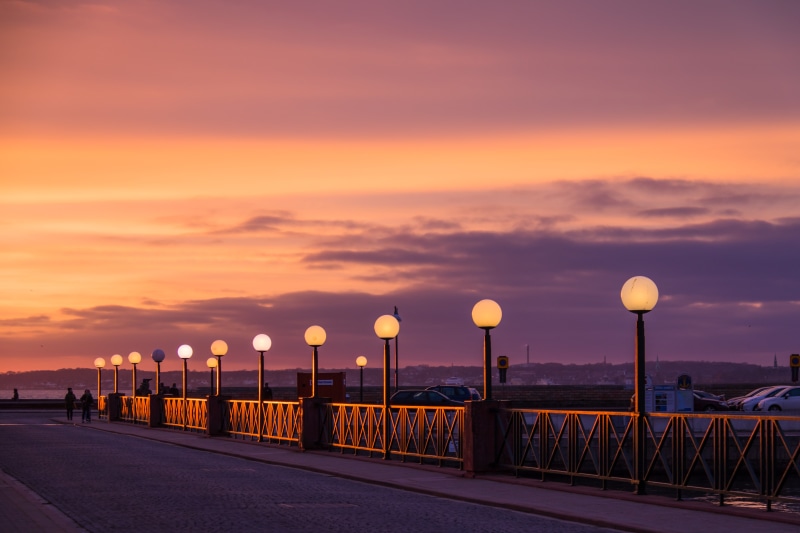 lampa, ƒ / 5, Helsingborg, sunset, f/3.5, 70 mm, iso_speed, model, lampposts, orange, sky, geo, sea, outdoors, view, 5K, lighted, camera, s18, staket