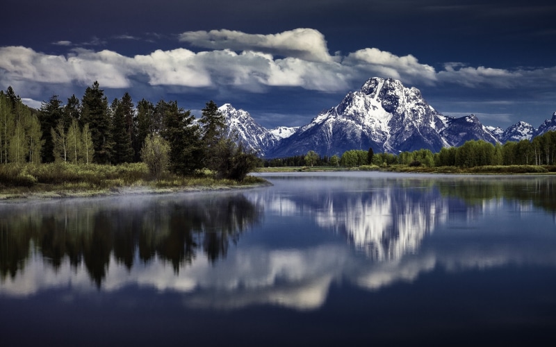 waterfront, tranquility, green Color, banff National Park, sky, water, outdoors, mountain Peak, nature, river, scenics - nature, forest, cold temperature