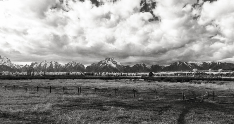 environment, tranquil scene, grandtetons, rural, sky, lake, architecture, day, cloud, landscape, grass, 2K, beauty in nature, countryside, mountain, mountains