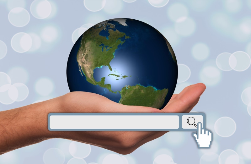 outdoors, hand, web, continents, presentation, holding, connection, planet earth, map, 4K, world at your fingertips, global business, digital composite