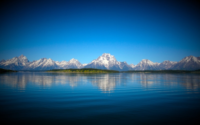 mountain range, day, blue, beauty in nature, sky, scenics - nature, water, idyllic, non-urban scene, mountains, reflection, nature, 2K, waterfront, tranquil scene