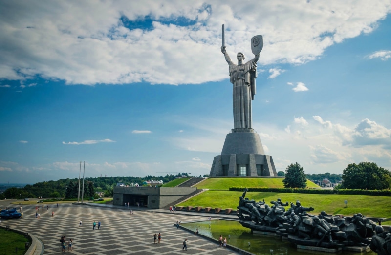 museum, sculpture, man, Ukraine, sky, National Museum of History of Ukraine du, war, history, Kiev, statue, trees, 1080P, ii, national, concrete, clouds