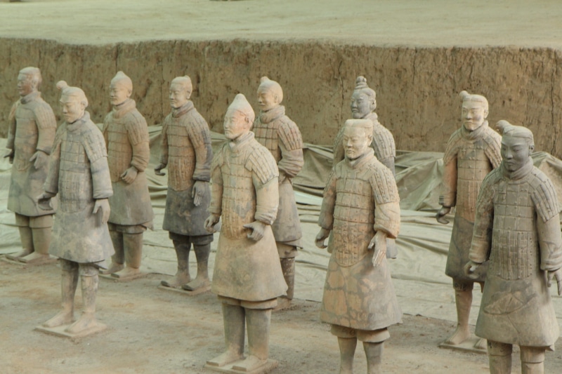 human representation, photography, terracotta, military, male likeness, outdoors, terra, tomb, figurine, 2K, soldier, ancient, travel destinations, cotta