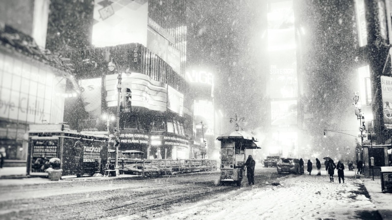 vintage, real people, street, black and white, building exterior, lifestyles, lens flare, 1080P, men, snow, city life, night, illuminated, transportation