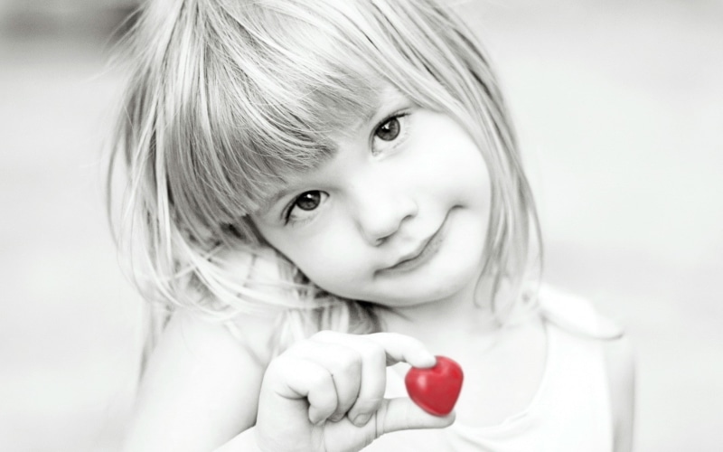 selective coloring, offspring, childhood, blond hair, hairstyle, females, girls, hair, one person, cute, human face, bangs, red, monochrome, 1080P, portrait