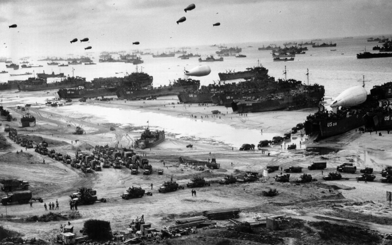 nature, building, sea, built structure, cloud - sky, monochrome, land, retro Styled, mode of transportation, grayscale, ship, World War II, soldier, road
