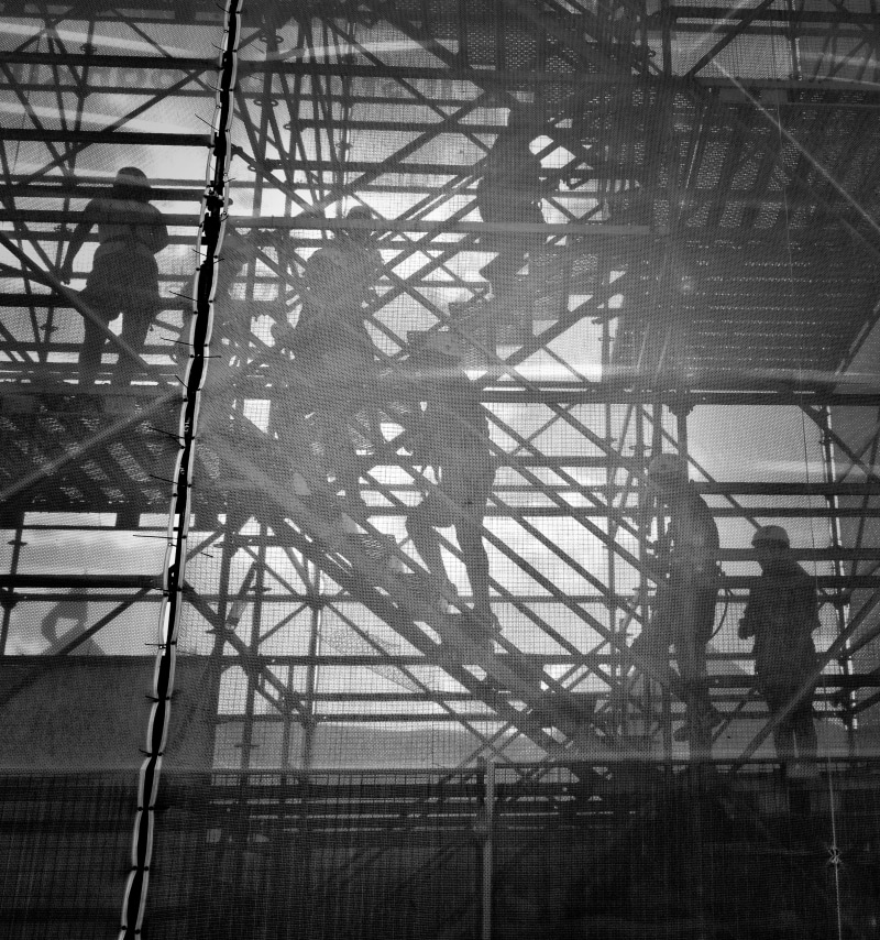 photography, people, scaffolding, architecture, building exterior, black, scaffold, steel, black And White, sunlight, built Structure, working, day, upstairs