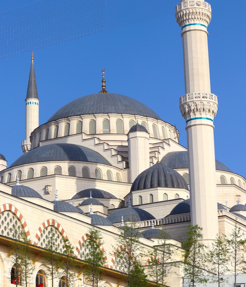 building, islam, architectural column, on, place of worship, travel, muslim, sky, 4K, cami, no people, spirituality, dome, religion, history, tourism