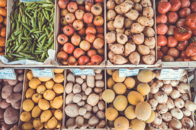 retail display, photo, still life, fruit, no people, potatoes, healthy eating, retail, organic, potato, farm, freshness, fresh, choice, vegetable, variety