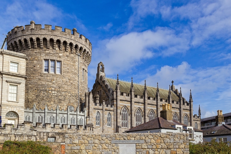 church, monument, glimpse, outdoors, ancient, city, daytime, cloud - sky, travel destinations, building exterior, 4K, religion, built structure, dublin