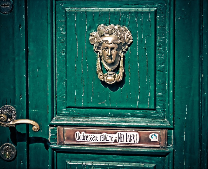 home, old, closed, 2K, vintage, close-up, metal, classic, antique, mail slot, lock, art, outdoors, wooden, day, handle, house, door knocker, style, protection