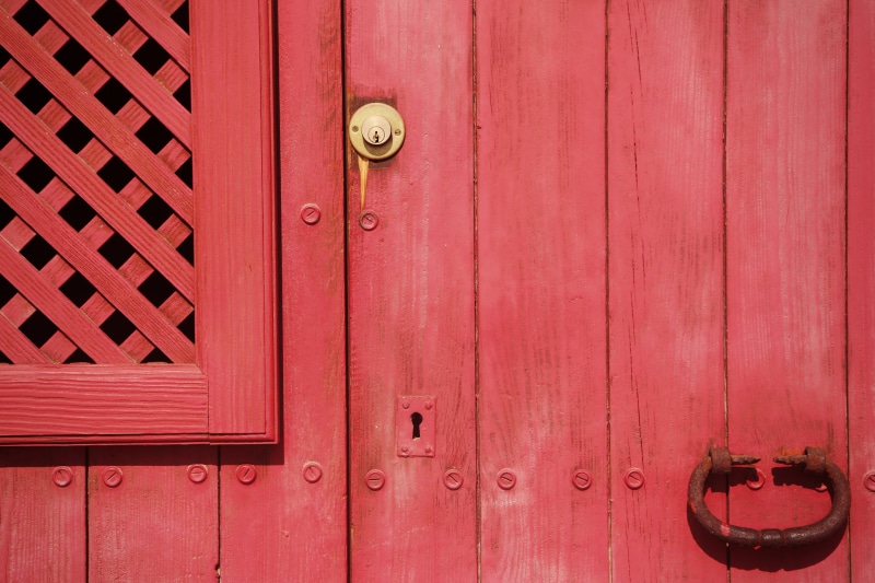 wood, brown, rusty, security, safety, entrance, day, built structure, 5K, red, knocker, no people, pattern, full frame, wooden, lock, latch, outdoors